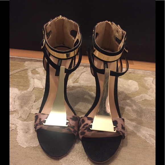 Forever 21 Gold and Leopard Detailed Sandal - Picture 2 of 4